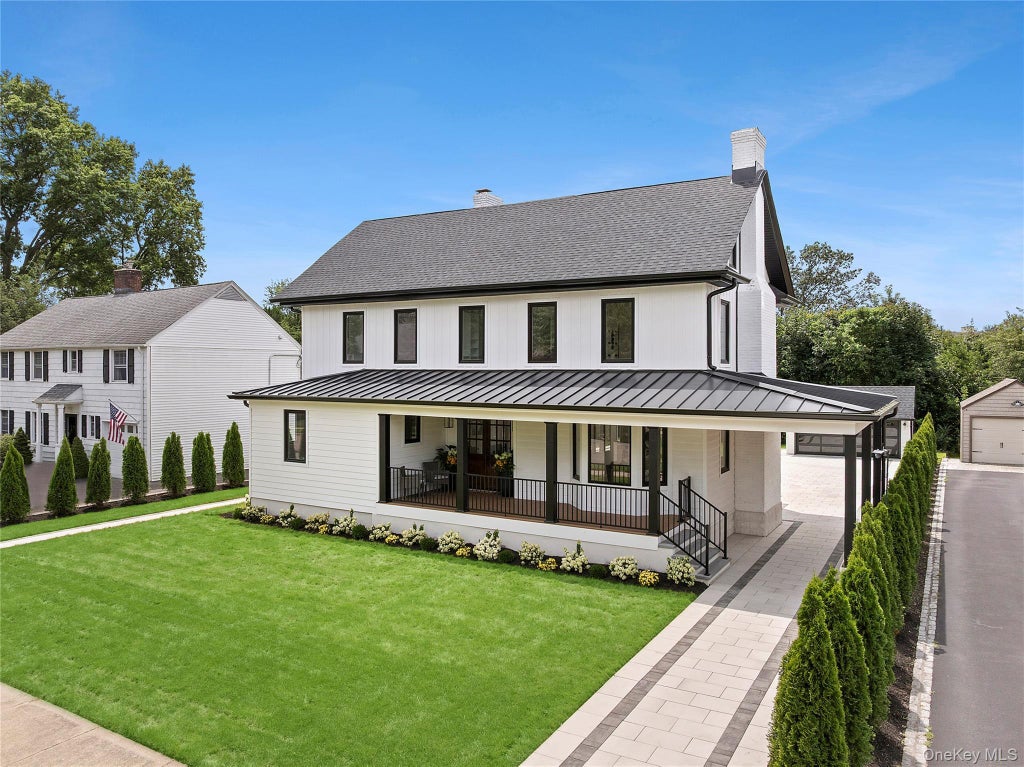 132 Arthur Street, Garden City