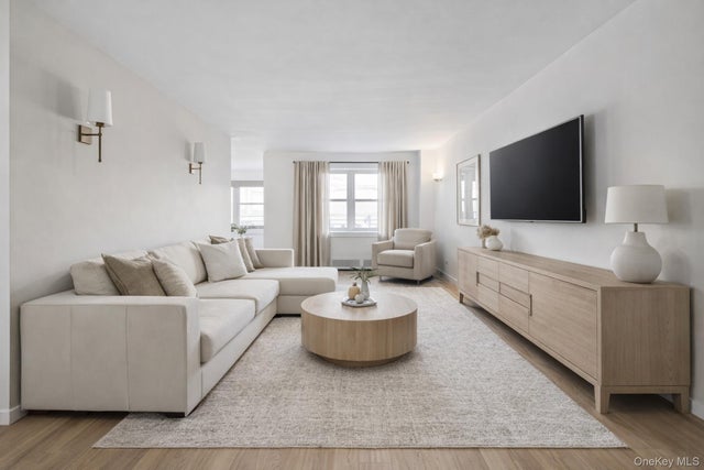 Photo of Listing #949672