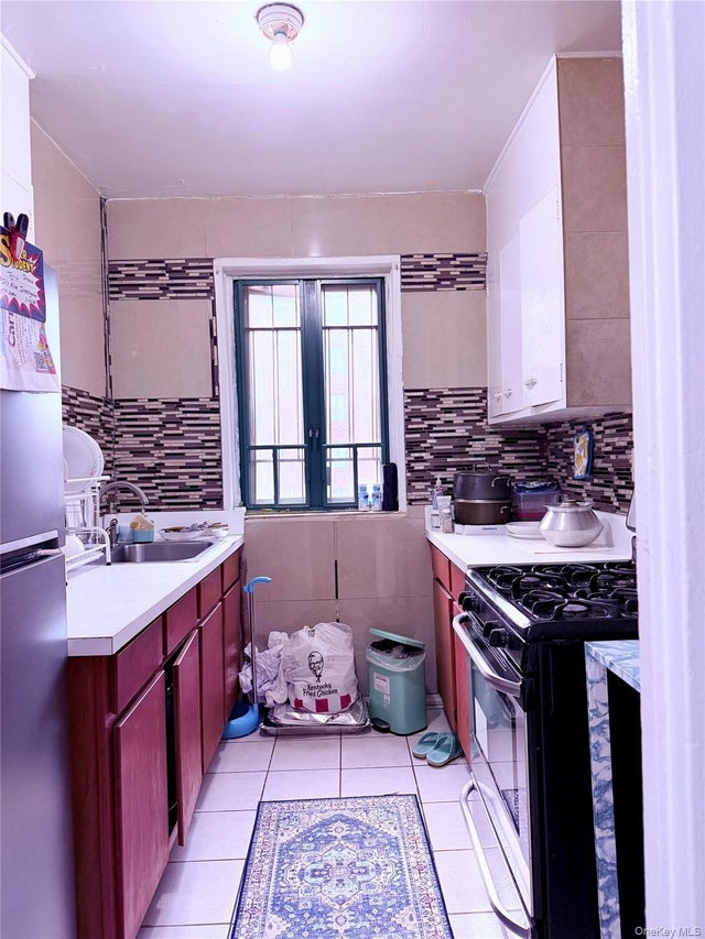 Photo of Listing #950015