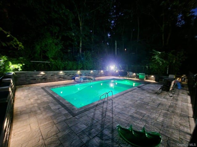 15 Duelk Avenue, Monroe