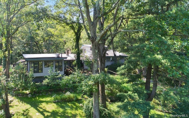 35 Saxon Woods Road, White Plains