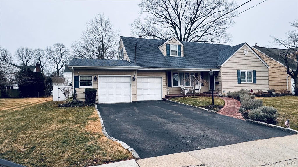 71 Home Street, Malverne