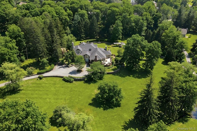 150 Old Farm Road N, Chappaqua