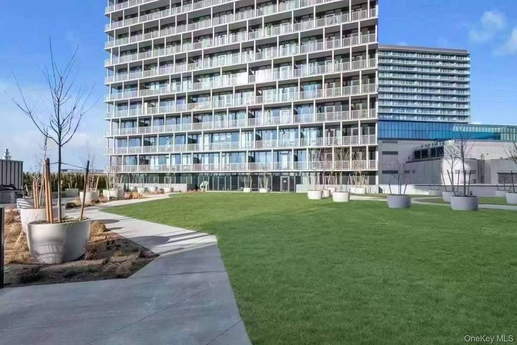 131-02b 40th Road # 4u, Flushing