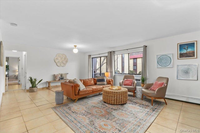 7 Granada Crescent # 6, White Plains