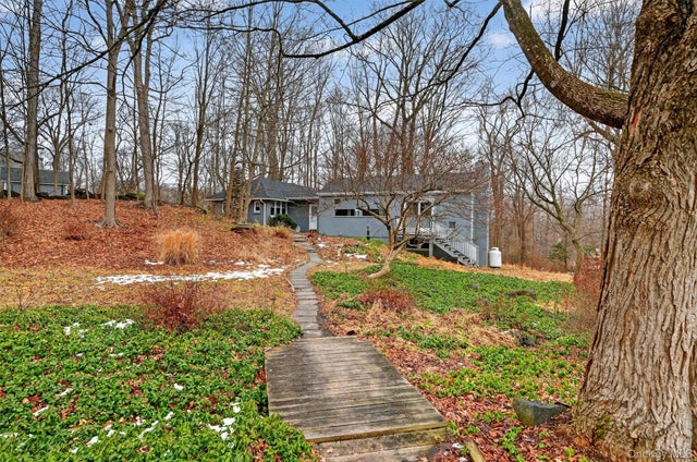 98 Mount Airy Road S, Croton-on-Hudson