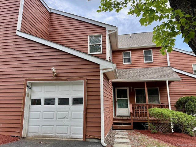 10 Woodland Way N, Ellenville