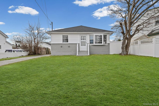 Photo of Listing #952360