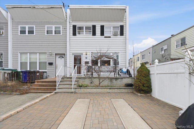 Photo of Listing #953518