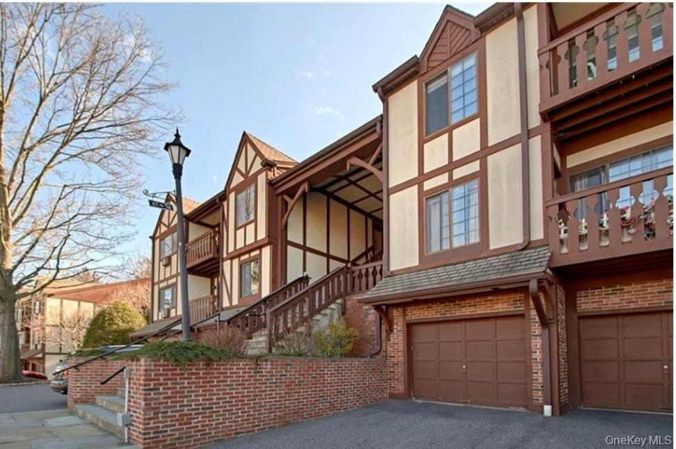 72 Foxwood Circle, Mount Kisco