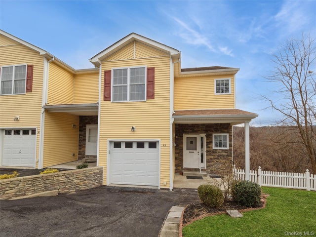 43 Aveonis Court, Fishkill