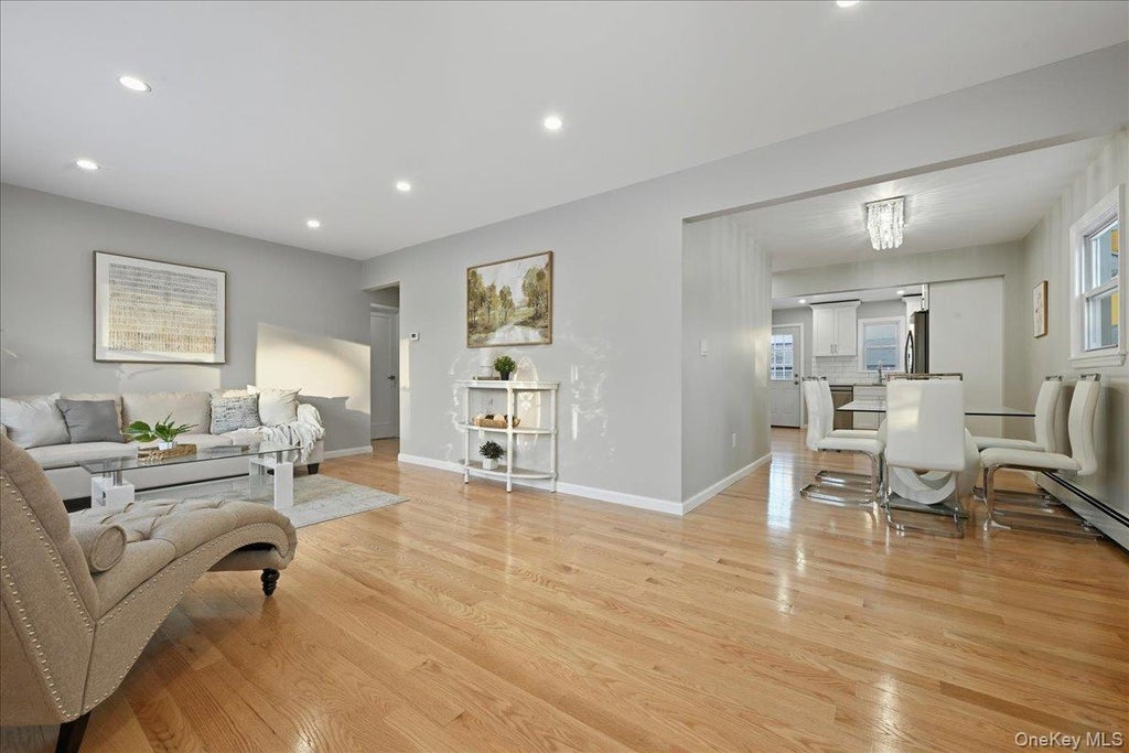 70 Nevada Street, Hicksville