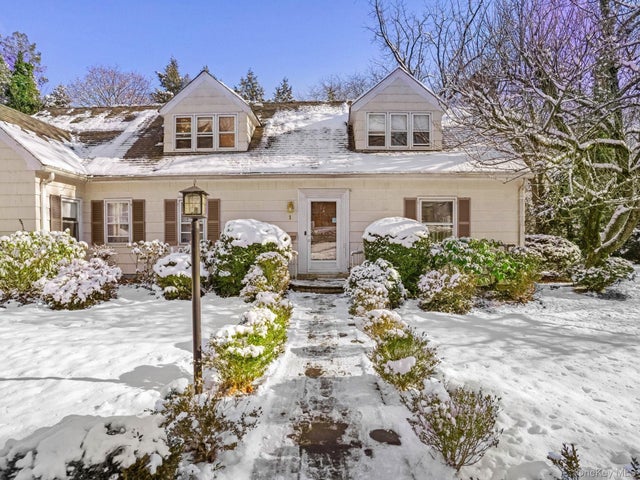 1 Village Lane, Bronxville