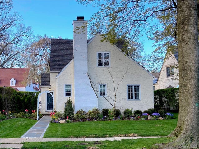 1114 Washington Avenue, Pelham