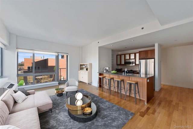 Photo of Listing #954620