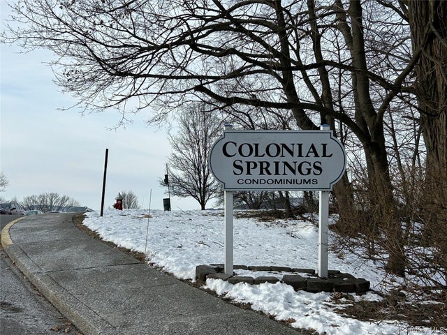 8 Colonial Road # 36, Beacon