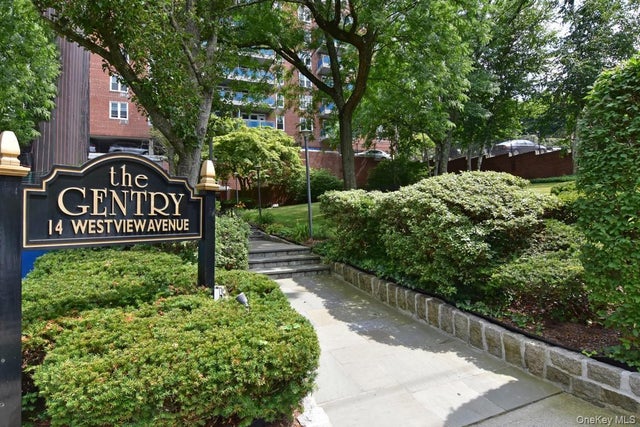 14 Westview Avenue # 204, Tuckahoe