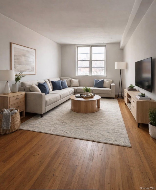 Photo of Listing #955816