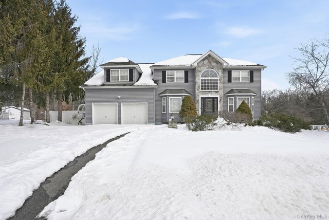 1010 Pine View, New Windsor