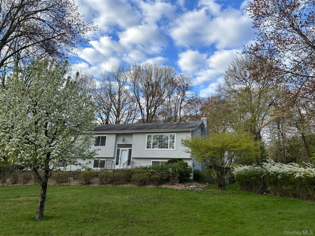 48 Cypress Lane, Briarcliff Manor