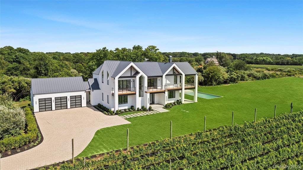 19620 Soundview Avenue, Southold