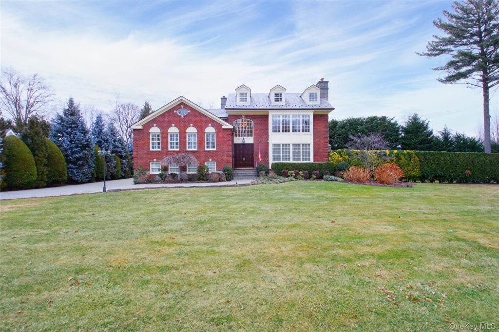 101 Wetherill Road, Garden City