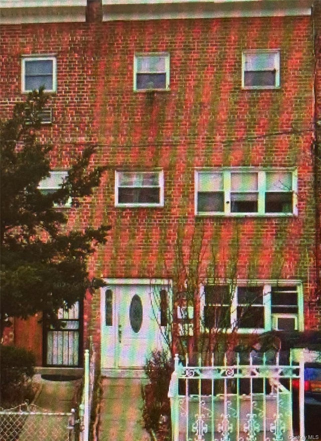 Photo of Listing #958225