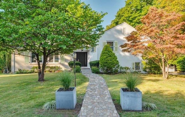 15 Hillside Road, Bronxville