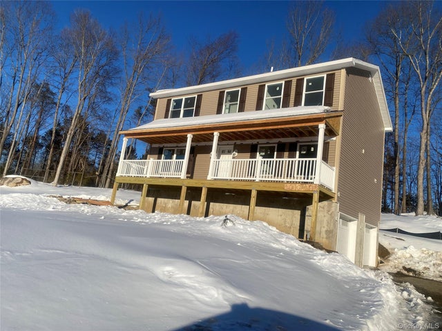 32 Spruce Road, Brewster