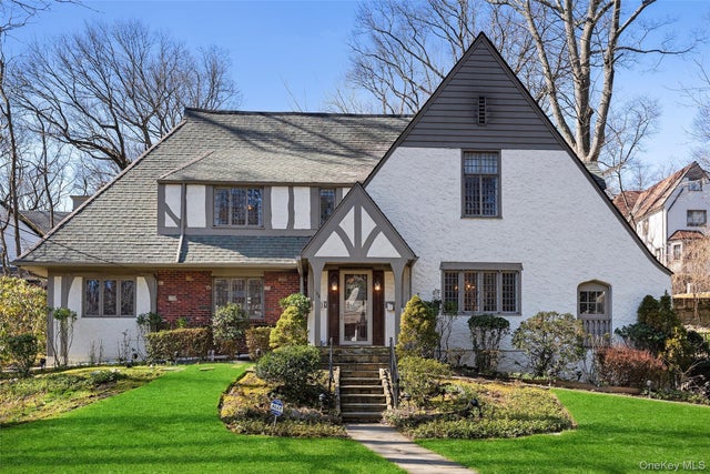 103 Aviemore Drive, New Rochelle