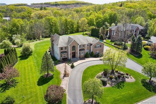 17 Constitution Court, Tuxedo Park