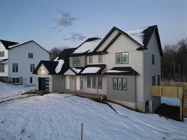 44 Southfield Falls, Monroe