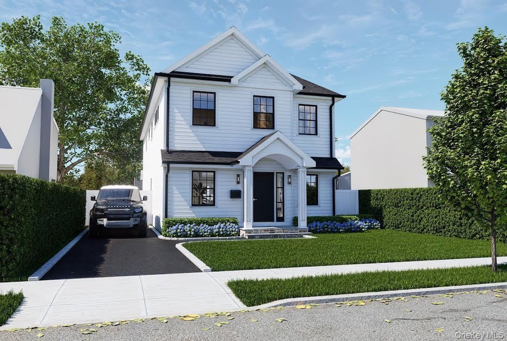 101 Brown Street, Mineola