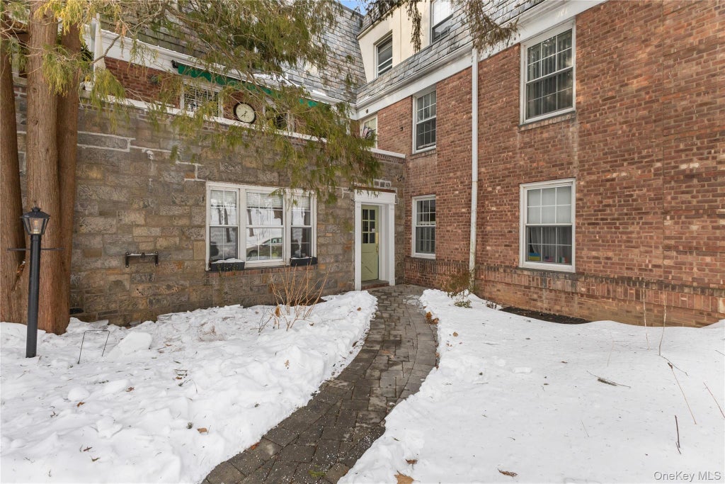 74 Pinewood Road # 2f, Hartsdale