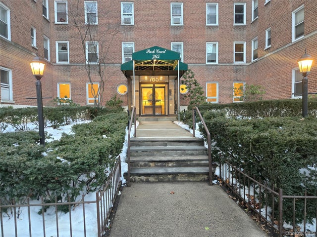 Photo of Listing #960740