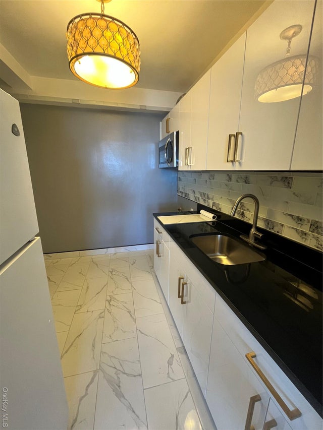 Photo of Listing #960846