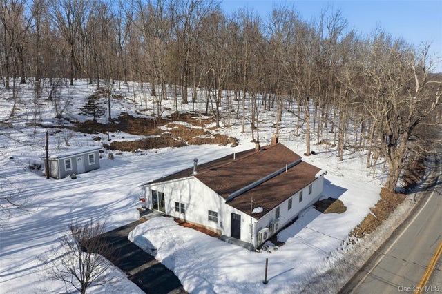 78 Warwick Turnpike, Warwick