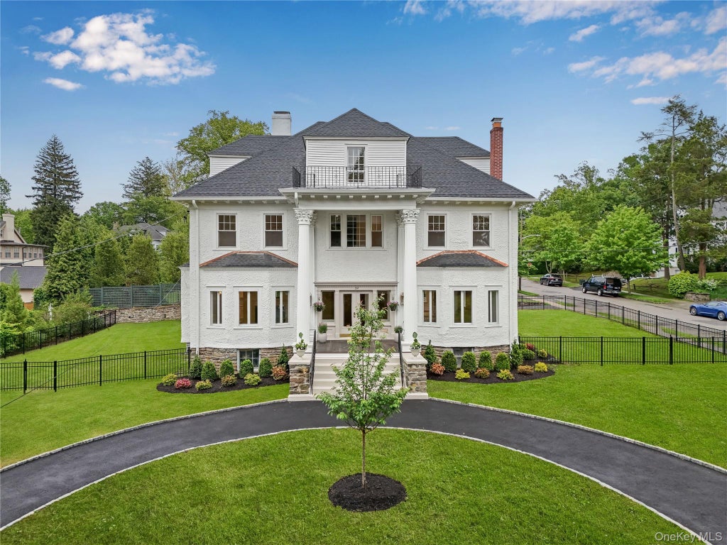 158 Loring Avenue, Pelham