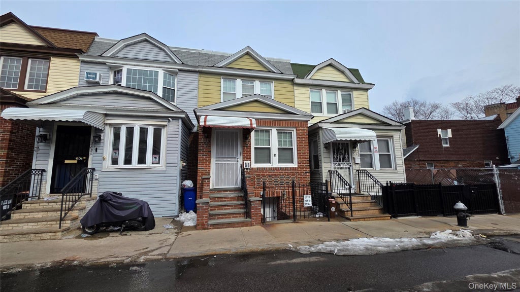 5861 41st Drive, Woodside