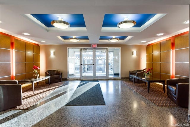 Photo of Listing #962292