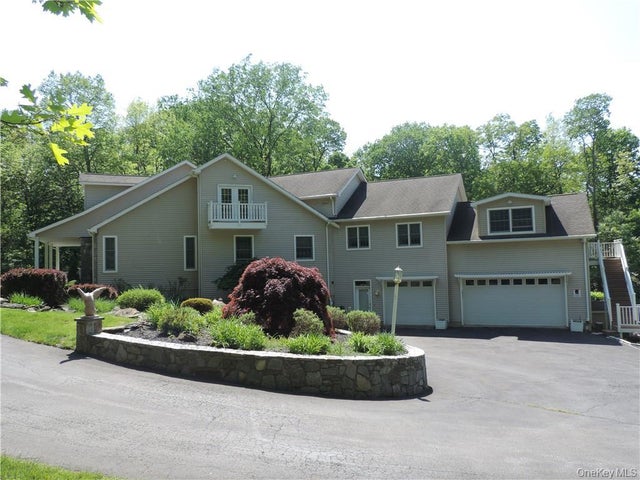 49 Woodcrest Drive, Hopewell Junction