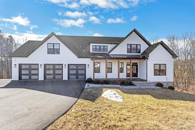 6 Conifer Court, Poughkeepsie