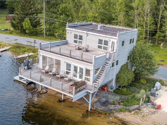 13 W Shore Road, Swan Lake