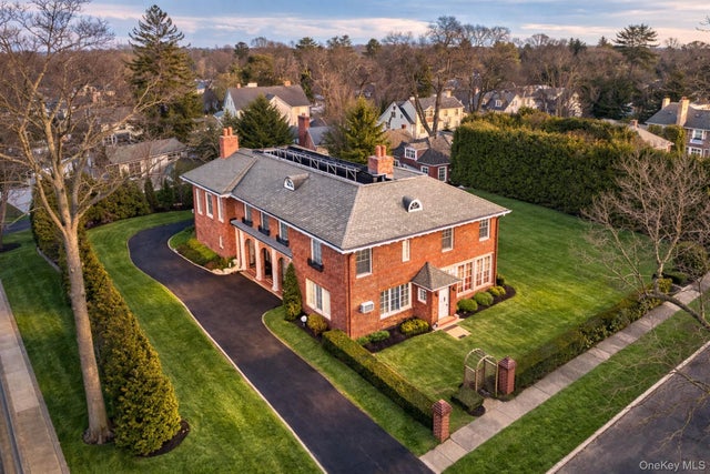 4610 Boston Post Road, Pelham