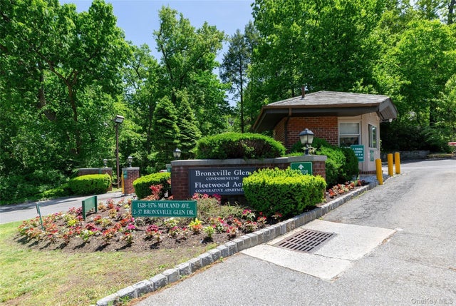 Photo of Listing #963907