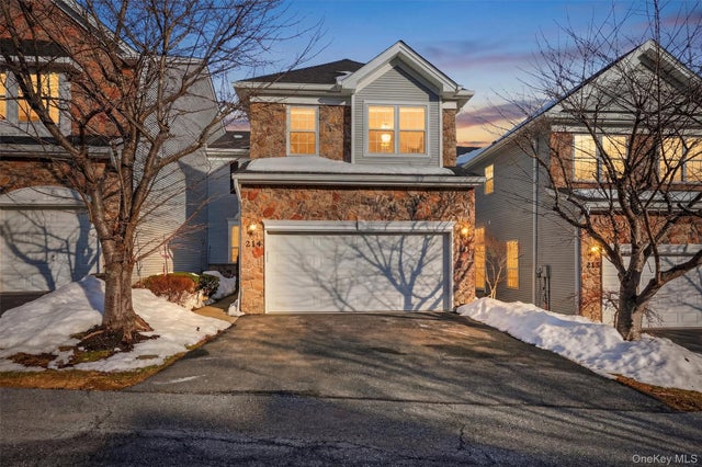 214 Woodlands Drive, Tuxedo Park
