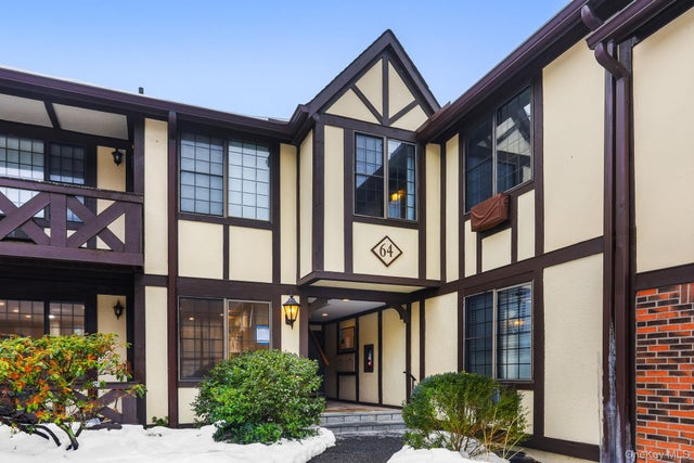 64 Foxwood Drive # 8, Pleasantville