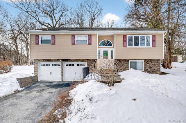 11 Darlene Drive, Poughkeepsie