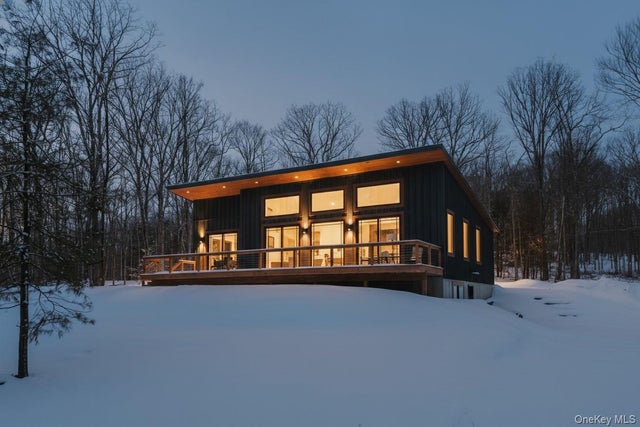 140 Country Road, Callicoon