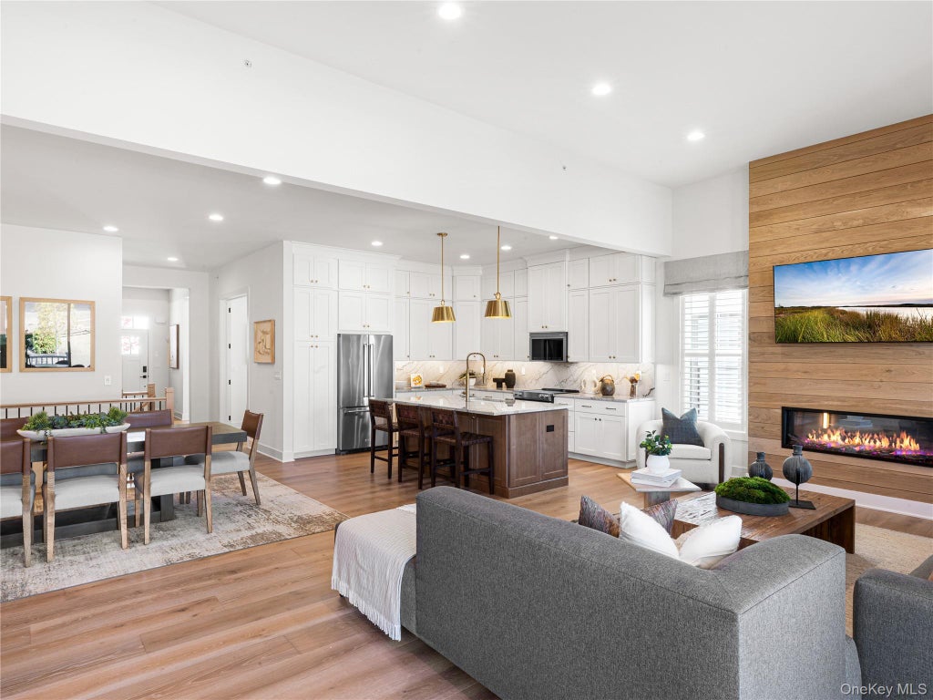 2027 Summit Loop # 87, Carmel